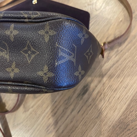 Louis Vuitton monogram Mabillon crossbody purse - Picture 7 of 15